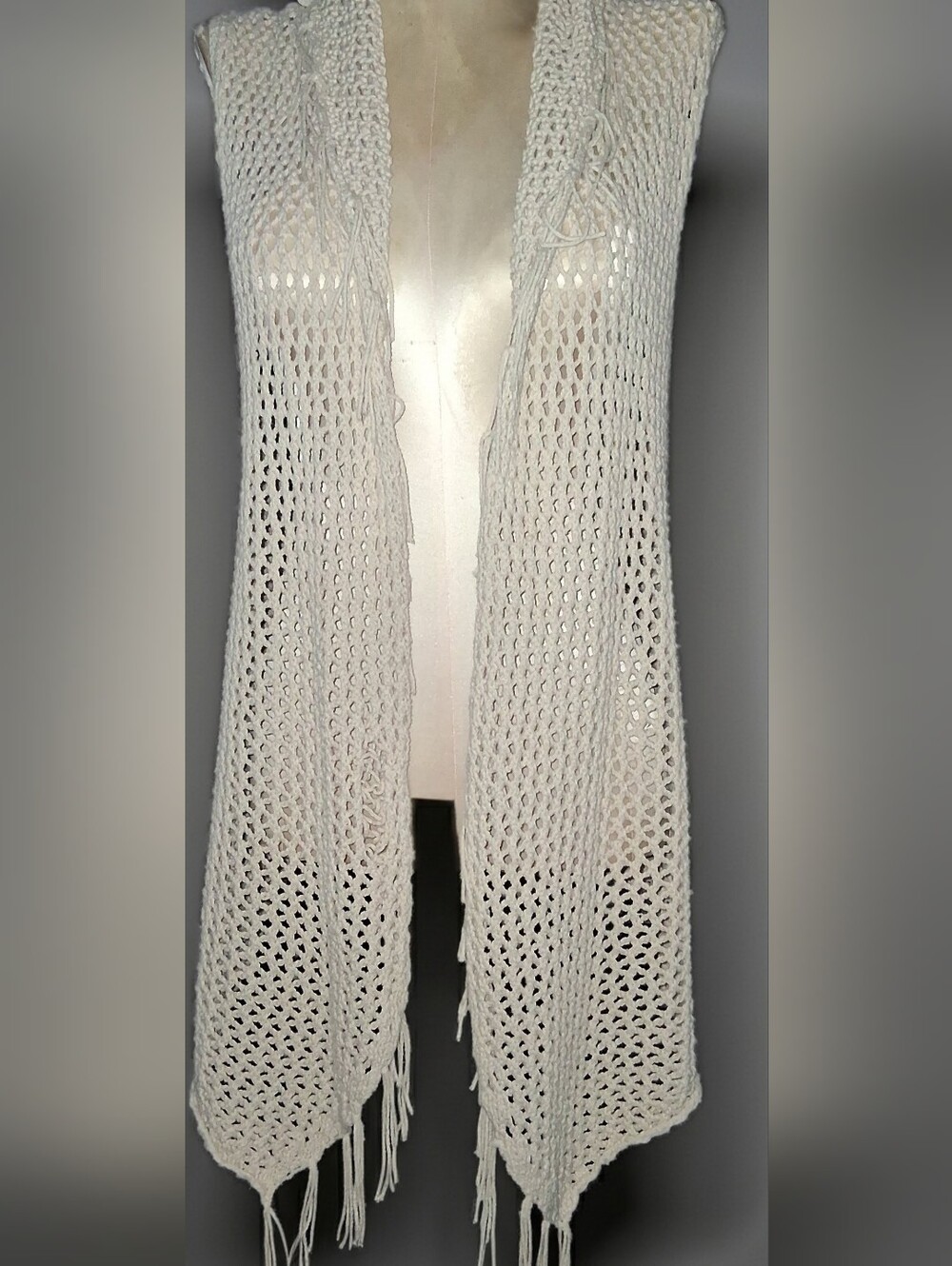 Open-Knit Fringe Sleeveless Vest - Cream